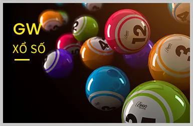 Chuyên gia Baccarat đang đưa ra lời khuyên với các lá bài và chip trên bàn